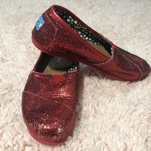 Red glitter Toms